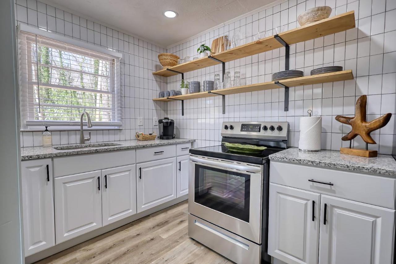 Coastal Cottage 1/2 Mile From Covington Square المظهر الخارجي الصورة