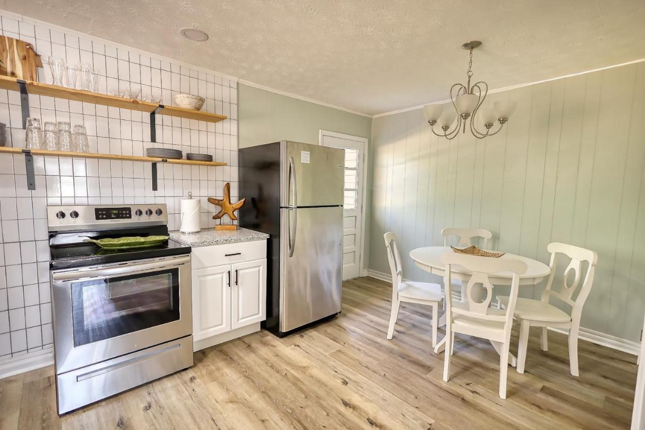 Coastal Cottage 1/2 Mile From Covington Square المظهر الخارجي الصورة