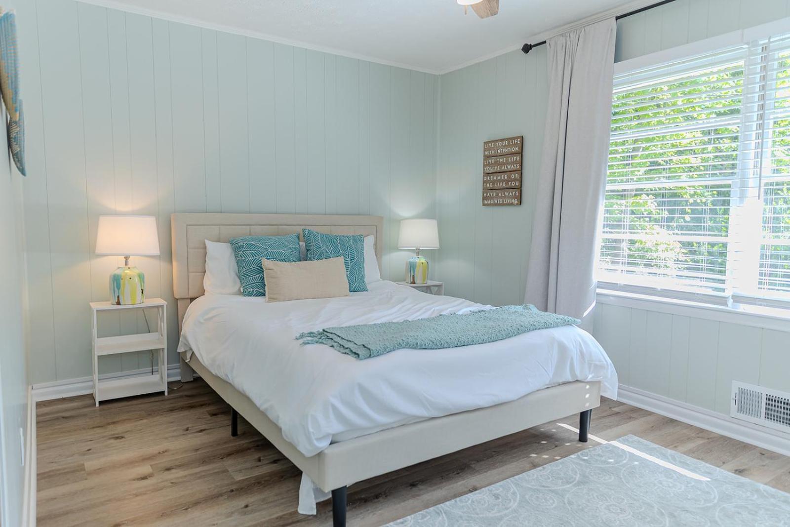 Coastal Cottage 1/2 Mile From Covington Square المظهر الخارجي الصورة